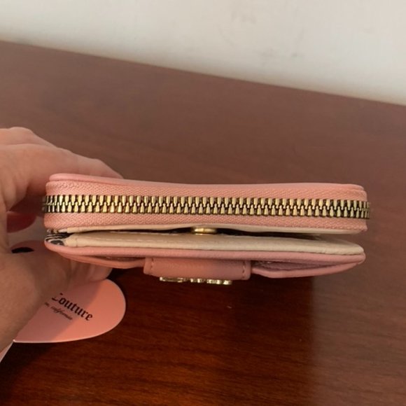 Juicy Couture Blush Pretty Bow Small Zip-Around Wallet--NWT - Picture 4 of 16